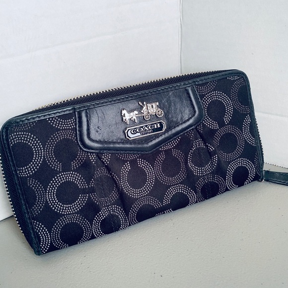 Coach wallet black dotted - Picture 1 of 7